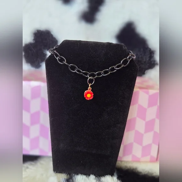 Black Chain Choker With Red Flower Charm *DOLLS NOT INCLUDED* - Picture 5 of 5